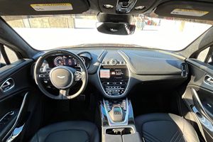 Aston Martin DBX Plus 2021 d'occasion en excellent état, sans accident, conduite à gauche/droite - Product Image 4