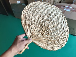 Eventail d'été Éventail tissé en bambou naturel fait à la main Léger et durable du Vietnam - Product Image 6