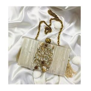 Designer Broderie Résine Pochette De Luxe Mariage Indien Nikkah Cadeau De Mariée avec Matériau De Haute Qualité Style Bandoulière - Product Image 4