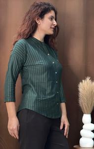 Chemises de bureau pour femmes en tissu modal vintage, détail boutonné, col roulé, logo sur le devant - toucher doux, coupe confortable pour - Product Image 4