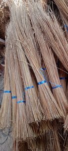 Balai en fibre de coco GEM Coco Broom Stick Premium pour le nettoyage extérieur des jardins - Product Image 5