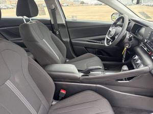 Hyundai Elantra SE 2025 Usado en Buen Estado - Product Image 2