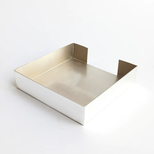 Bandeja Porta Servilletas Cuadrada Plateada Moderna y Duradera de Primera Calidad para Accesorios de Mesa de Fiesta de Navidad, Suministro al por Mayor, Fábrica India - Product Image 1