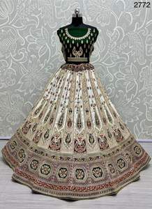 Lehenga choli ผ้าไหมที่สวยงามสไตล์ทันสมัยกับ dupatta กับแพทช์ปักเลื่อมด้ายหลายและเพชรทำงานแฟชั่นผู้หญิง - Product Image 2