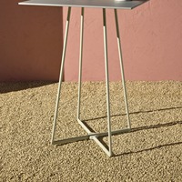 Socle de table de 109 cm de haut, structure en métal peint avec base en aluminium, utilisation extérieure, pour tables de bar et de restaurant