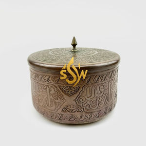 Cacerola de Metal de Latón con Textura Martillada, Acabado Brillante, Forma Redonda con Diseño en Relieve y Tapa, Productos de Cocina - Product Image 4