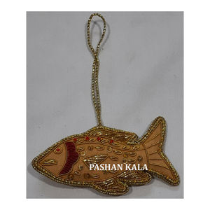 Quantité très en vrac disponible dans les ornements de décoration de Noël avec une finition fine faite à la main en forme de poisson de couleur dorée exclusive - Product Image 1