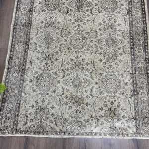 Tapis de 3,9 x 5,9 pieds, tapis vintage, tapis turc en laine grise patchwork - Product Image 2