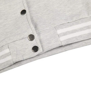 Veste universitaire sur mesure de haute qualité pour femmes, haut tendance pour un usage décontracté, vente chaude, service OEM pour la saison des vêtements d'hiver - Product Image 3