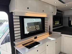 Autocaravana Pleasure-Way Ontour 2.2 Clase B, Modelo 2022-2023, Disponible para la Venta, Una Habitación, Emisión Euro 5, para 4-6 Personas - Adventure Road - Product Image 2