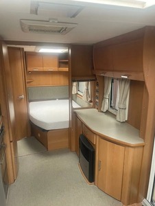 Mini Caravana Compass para 4 Personas, 4/5 Literas, Cama Fija, Móvil y Toldo - Product Image 5