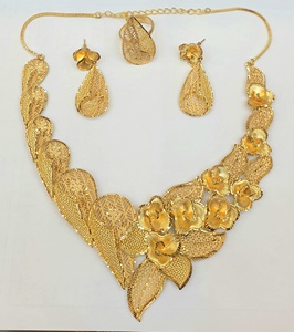 Juego de Joyería de Latón Chapado en Oro de 24K con Diseño Floral Vintage, Collar, Aretes y Anillo para Mujer, Joyería de Moda para Bodas, Fiestas y Compromisos - Product Image 2