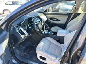 Jaguar E-Pace P250 AWD 2020 prêt à être expédié - Product Image 2