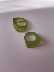 แหวนผ้าเช็ดปากทำจากเรซินออกแบบหรูหราเหมาะสำหรับงานเลี้ยงงานแต่งงานหรือการตกแต่งร้านอาหารในวันหยุดโดยใช้ฝีมือแฮนด์เมดระดับพรีเมียม - Product Image 4