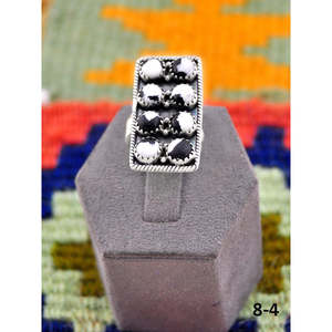 Bague ajustable en argent sterling plaqué or rose, sertie d'un diamant ovale taillé à la main, style sud-ouest, en argent de buffle blanc, tendance, sous licence - Product Image 1