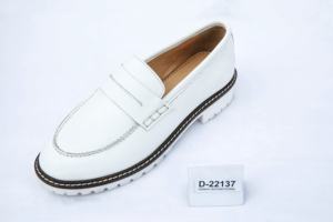 รองเท้าหนังลำลอง2023ผู้หญิงคุณภาพสูงหนังแท้ลำลองเทรนด์ฤดูร้อนฤดูหนาวใส่ได้ทุกเพศกล่องกุญแจฤดูใบไม้ผลิ - Product Image 2