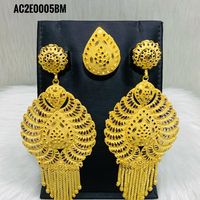 Boucles d'oreilles clous en laiton plaqué or motif fleur mignonne