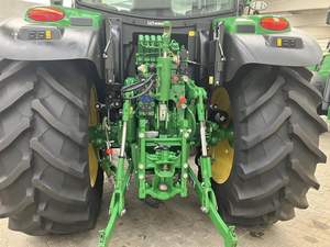 Tractor Mini Jon Deere 6120M de 4x4 con Bomba Principal, Diésel, Potencia Nominal de 40hp-180hp, Suministro de Empresa Confiable - Product Image 6