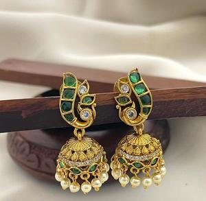 Exclusivos Aretes de Alta Calidad Chapados en Oro con Piedras de Aspecto Tradicional, Colecciones para Bodas y Festivales para Mujeres y Niñas - Product Image 1