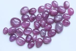 Rubí Natural Elegante con Corte Oval Cabochon para Joyería, Procedente de Pakistán - Product Image 4