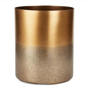 กระถางต้นไม้หรูหราชุบด้วยทองขัดเงาพร้อมประสิทธิภาพหรี่เล็กน้อยและฐานเรียวที่เหมาะสำหรับมุมห้องโถงหรือระเบียงระดับพรีเมี่ยม - Product Image 2