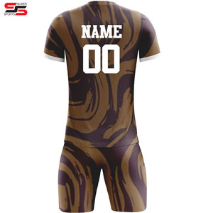 Vente en gros de maillots de football en polyester 100% sublimés, ensembles personnalisés unisexes, uniformes de football respirants, ensemble de vêtements de football courts avec logo - Product Image 4