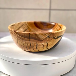 Bol en bois artisanal avec accent en résine bleue Pièce maîtresse élégante fabriquée à la main pour bureau ou intérieurs de maison d'Inde - Product Image 6