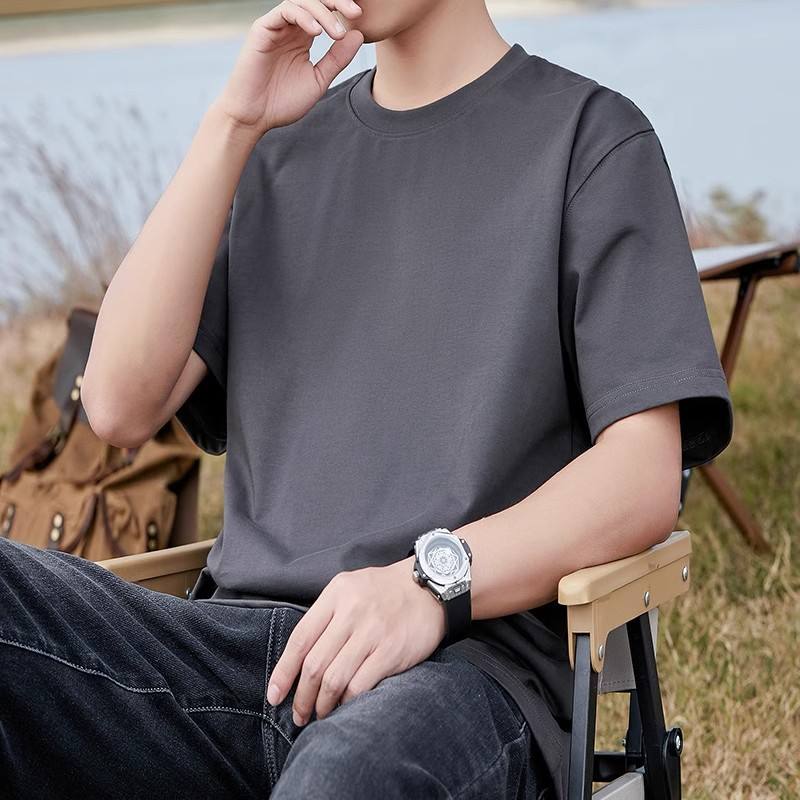 สีเทาเข้ม