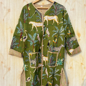 Veste matelassée en coton imprimé à la main indienne pour femmes vêtements d'extérieur décontractés toutes saisons avec motif floral et décoration de boutons - Product Image 1