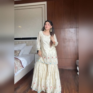 ชุดสلوارคามีซผ้าไหมอีลิท พร้อมงานปักดิ้นหนักทั้งตัวบนและตัวล่าง พร้อมผ้าคลุมไหล่ สำหรับเทศกาลต่างๆ สไตล์บูติก - Product Image 6