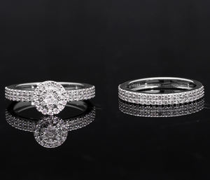 Anillo de Compromiso Clásico Chapado en Oro Amarillo de 14K con Rodio, Conjunto de Anillos de Boda con Halo de Diamantes en Racimo y Banda de Diamantes de Triple Hilera para Regalo de Boda - Product Image 2