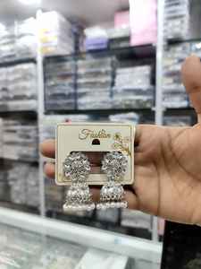 Vente flash Boucles d'oreilles indiennes en argent antique Jhumki Boucles d'oreilles en zircon Bijoux pour femmes Boucles d'oreilles Bijoux pour femmes - Product Image 3