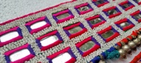 Ceinture Boho miroir en verre sur mesure avec broderies à la main adaptée aux clients de la boutique et aux revendeurs d'accessoires