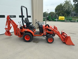 Tracteur à roues Kubota BX23S 40 CV avec chargeuse arrière, couleur orange - Product Image 5