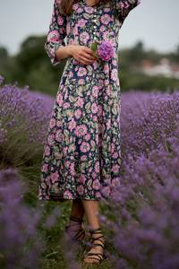 Robe à fleurs imprimée à la main, style bohème, longueur mollet, bleu marine, rose, rose poudré, faite à la main - Product Image 4