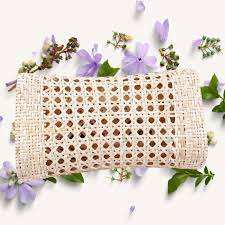 Almohada de ratán natural, ligera, transpirable y elegante, ideal para espacios bohemios o rústicos, añade textura y calidez a la decoración del hogar - Product Image 4