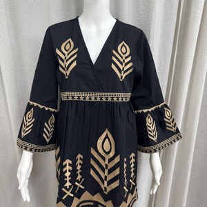 OEM/ODM Robe longue bleue pour femmes, dernière conception, broderie faite à la main, broderie blanche, robe ukrainienne, taille naturelle, lavable - Product Image 1