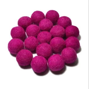 2 cm Felt Wool Ball 100% New Zealand Wool Customized Size and Design for Christmas Decoration