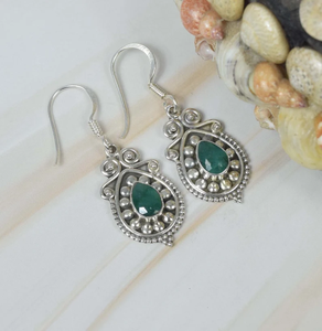 Boucles d'oreilles crochet en argent sterling 925 faites à la main émeraude verte naturelle Style mignon mai cadeau de naissance pour un anniversaire ou une fête - Product Image 3