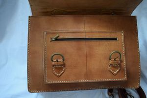 กระเป๋าเอกสารหนังแท้สไตล์วินเทจพร้อมลวดลายเรขาคณิต - Product Image 6