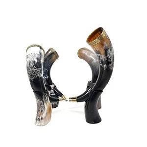 Corne à boire viking en buffle naturel de haute qualité pour l'eau, la bière, le vin, corne à boire naturelle en vache et en buffle avec bordure en laiton - Product Image 1