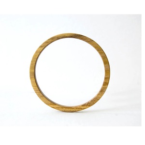 Bracelets en bois faits à la main de qualité d'exportation dans des conceptions assorties pour la boutique et les distributeurs au détail disponibles à la vente - Product Image 1