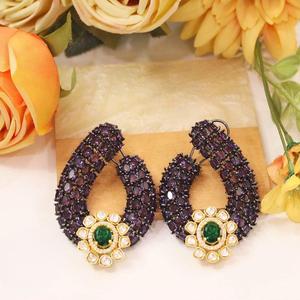 Pendientes de Diseño Elegantes con Baño de Oro y Piedras de Circonita Cúbica de Primera Calidad, Colección para Bodas y Fiestas, para Mujeres y Niñas - Product Image 3