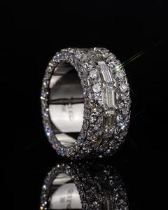 Bague d'éternité pour homme en argent plaqué avec diamants ronds en accentuation |   Bijoux de luxe audacieux - Product Image 4