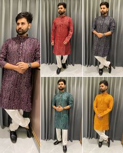 Festival à la demande spécial impression de feuille de coton vêtements ethniques Kurta pour hommes les plus récents pour l'utilisation de cadeaux disponibles Boutique indienne - Product Image 1