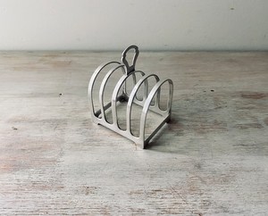 Support de grille-pain en argent de qualité supérieure pour les morceaux de pain de petit-déjeuner accessoires de cuisine rangement à domicile et étagère à pain grillé - Product Image 2