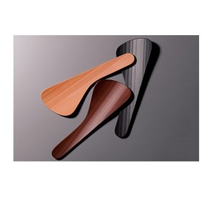 Calzador de madera indígena para colgar Calidad única con logotipo moderno Hecho a mano en estilo clásico de la India Precio económico - Product Image 3