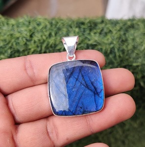 Labradorite Gemstone Pendentif Bijoux Pour Femmes Argent Style Boho Bijoux Argent Sterling 925 Tendance Pendentif Fait Main Cadeau Pour - Product Image 3