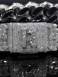 Bracelet gourmette de luxe en argent sterling 925 plaqué rhodium avec diamant moissanite, design lettre R personnalisée, cadeau pour femme - Product Image 5