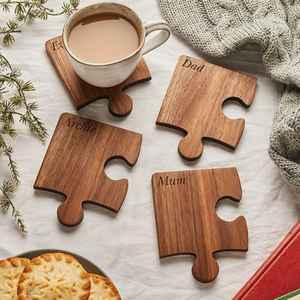 Sous-verres en bois élégants au design classique avec finition noyer pour bureau à domicile ou table de noël porte-boissons cadeau de pendaison de crémaillère - Product Image 3